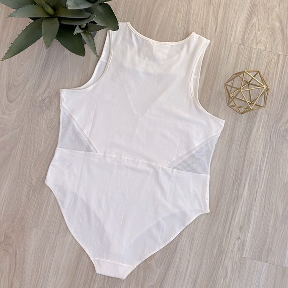 NWT H&M White Cutout Bodysuit - Picture 5 of 6